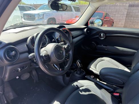 Used 2020 MINI Cooper 2-Door Hardtop FWD image 11