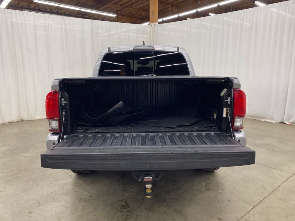 Used 2018 Toyota Tacoma TRD Off-Road AWD/4WD image 28