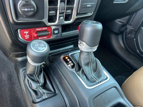 Used 2021 Jeep Wrangler Unlimited Rubicon 4xe w/ Cold Weather Group image 31