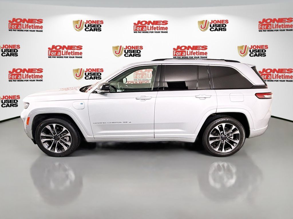 Used 2023 Jeep Grand Cherokee Overland AWD/4WD image 15