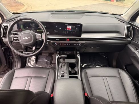 Certified 2024 Kia Sorento S FWD image 15