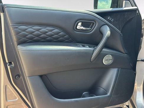 Used 2023 INFINITI QX80 Sensory w/ All-Season Package AWD/4WD image 23