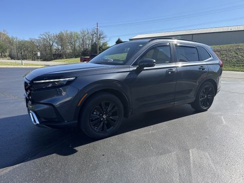 Used 2024 Honda CR-V Sport Touring image 2