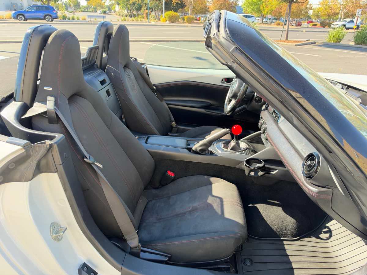 Used 2016 MAZDA MX-5 Miata Club RWD image 22