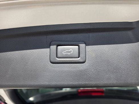 Used 2017 Subaru Outback 2.5i Limited image 10