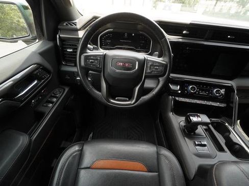 Used 2023 GMC Sierra 1500 AT4 w/ AT4 Premium Package AWD/4WD image 17