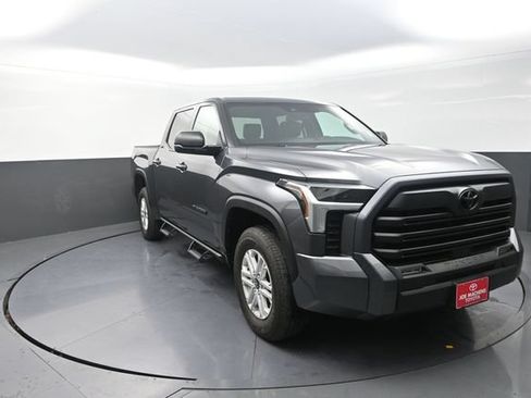 Used 2026 Toyota Tundra SR5 w/ SR5 Premium Package AWD/4WD image 8