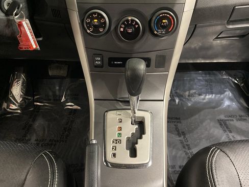 Used 2012 Toyota Corolla S image 17