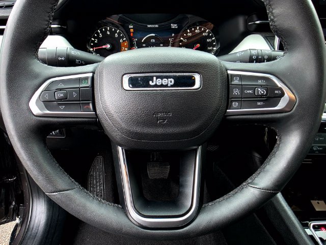Certified 2024 Jeep Compass Limited AWD/4WD image 14