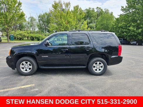 Used 2014 GMC Yukon SLT w/ SLT-2 Equipment Package AWD/4WD image 1