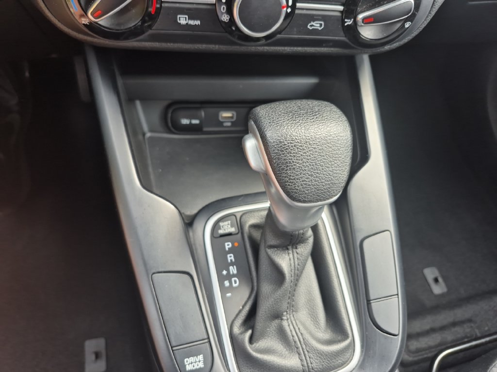 Used 2025 Kia Soul LX w/ LX Technology Package FWD image 19