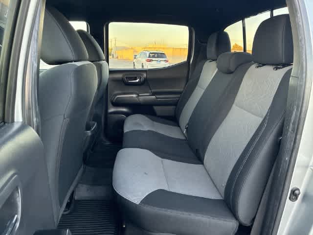 Used 2022 Toyota Tacoma TRD Off-Road AWD/4WD image 19