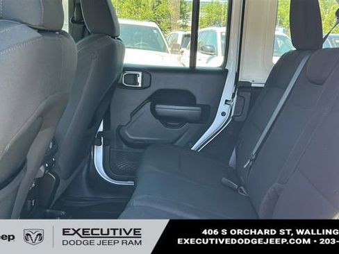 Used 2022 Jeep Wrangler Unlimited Sport w/ Sun And Sound Package AWD/4WD image 21
