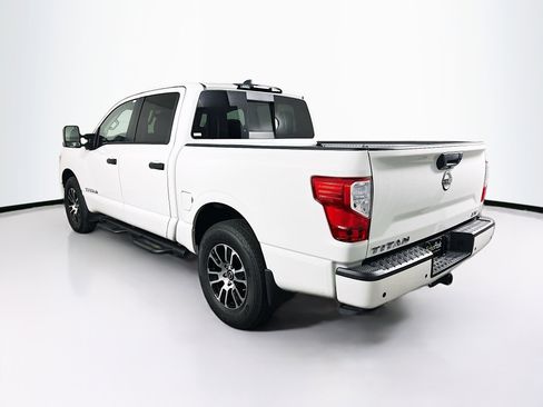 Used 2024 Nissan Titan SV w/ SV Convenience Package image 5