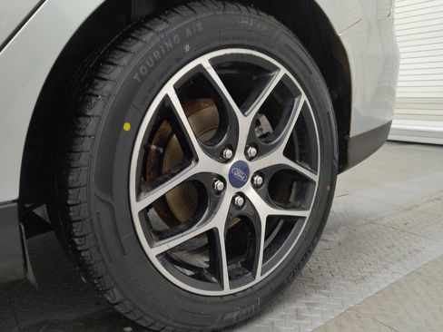 Used 2018 Ford Focus SEL w/ Cold Weather Package image 31