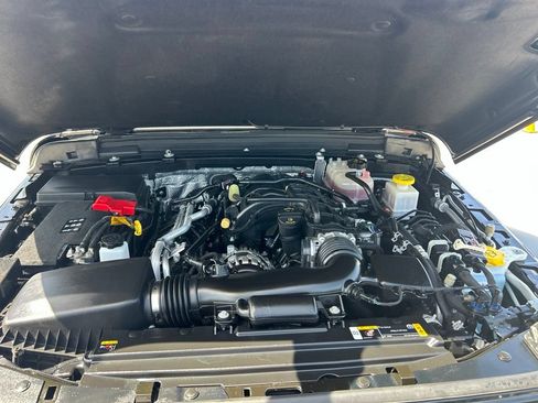 Used 2024 Jeep Gladiator Sport AWD/4WD image 16