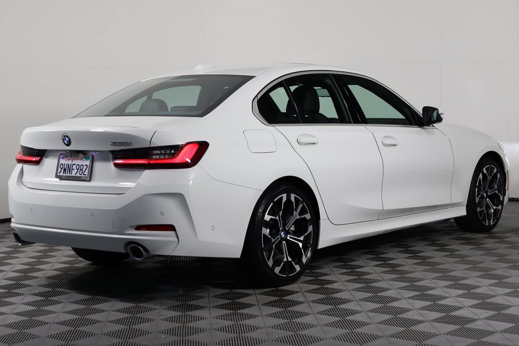 Certified 2026 BMW 330i Sedan w/ Premium Package RWD image 4