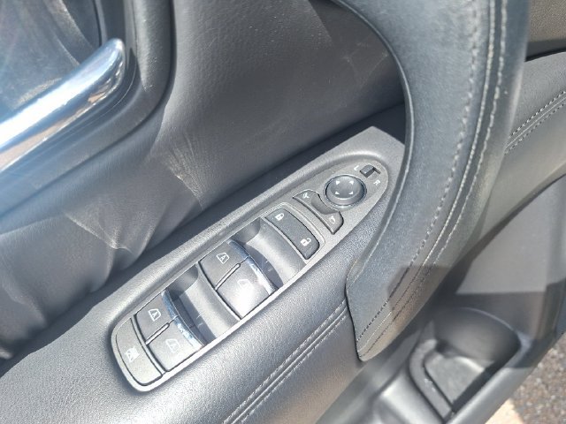 Used 2023 Nissan Armada SL w/ Captain's Chairs Package RWD image 11