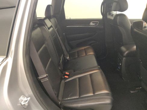 Used 2019 Jeep Grand Cherokee Limited w/ Trailer Tow Group IV image 19