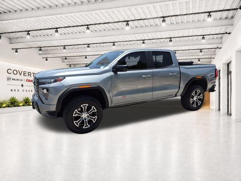 Used 2023 GMC Canyon AT4 w/ AT4 Premium Package AWD/4WD image 5