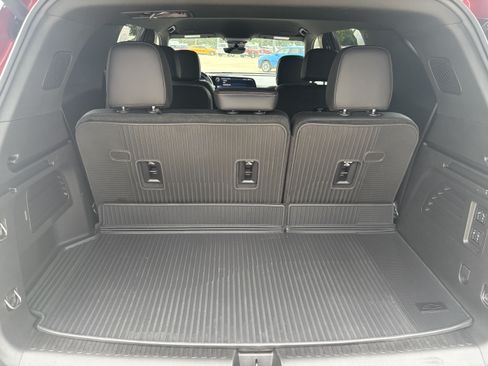 Used 2026 Chevrolet Traverse High Country w/ LPO, Floor Liner Package FWD image 17