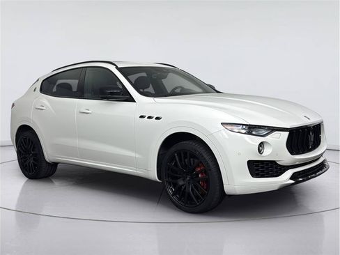 Used 2019 Maserati Levante S AWD/4WD image 7