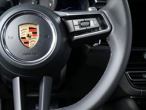 Used 2026 Porsche Macan AWD/4WD image 12
