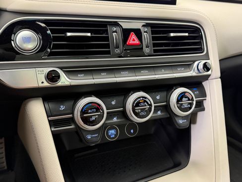 Used 2023 Genesis G70 2.0T w/ Sport Prestige Package image 30