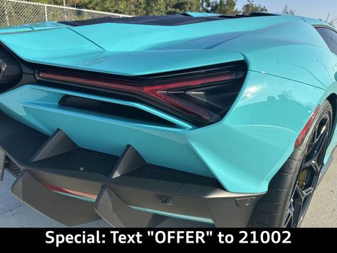 Used 2024 Lamborghini Revuelto Base image 13