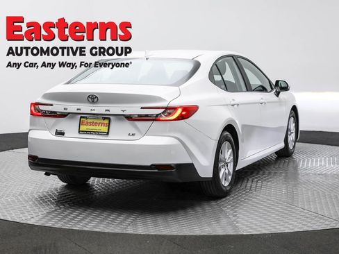 Used 2025 Toyota Camry LE FWD image 5