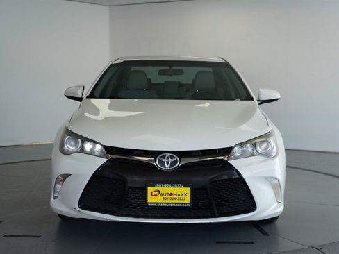 Used 2017 Toyota Camry SE w/ Protection Package (Q2) FWD image 2