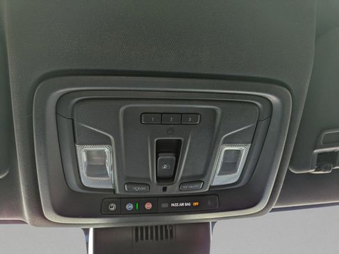 Used 2022 Chevrolet Silverado 1500 High Country image 26