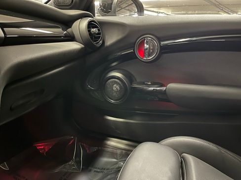 Used 2021 MINI Cooper S w/ Premium Package image 27
