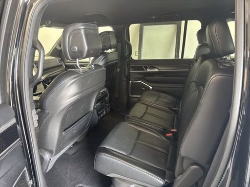Used 2024 Jeep Wagoneer Series II w/ Flexible Seating Group image 16