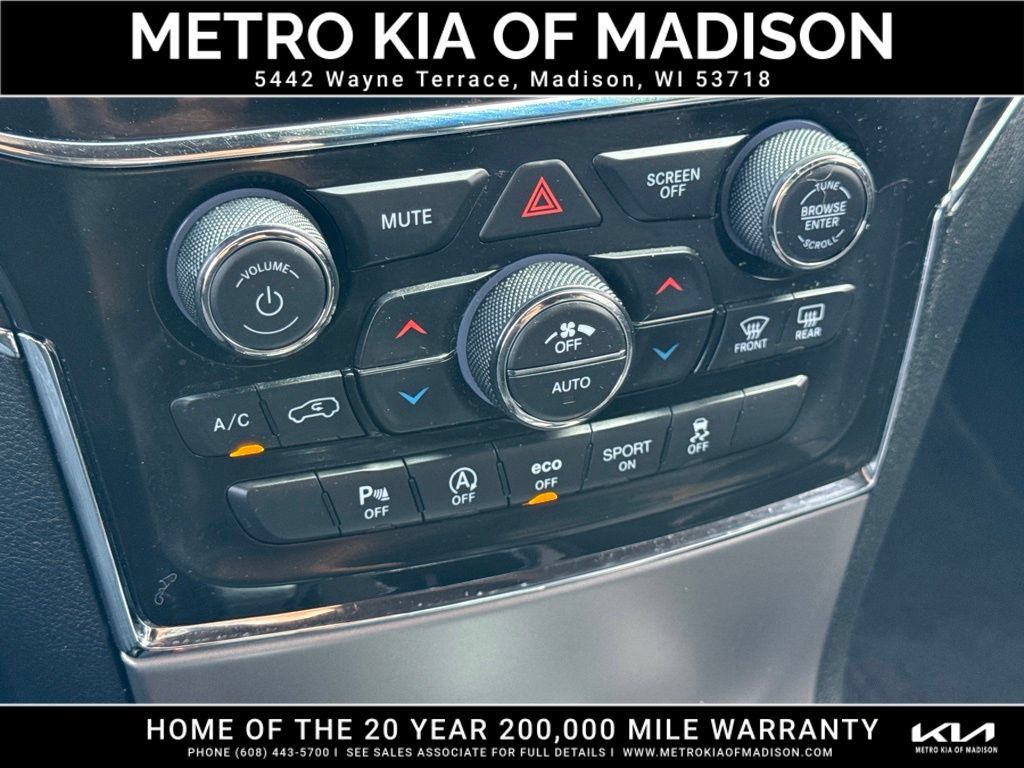 Used 2021 Jeep Grand Cherokee Limited AWD/4WD image 25