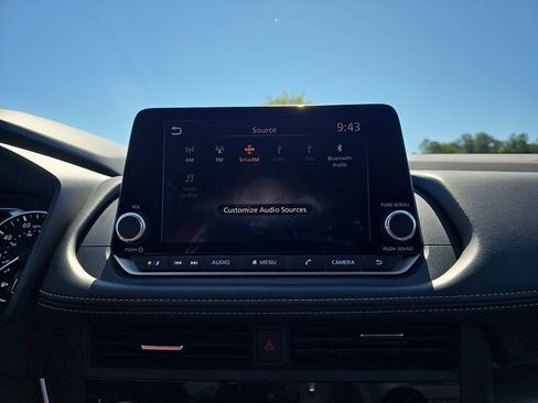Used 2025 Nissan Rogue SV w/ SV Premium Package FWD image 26