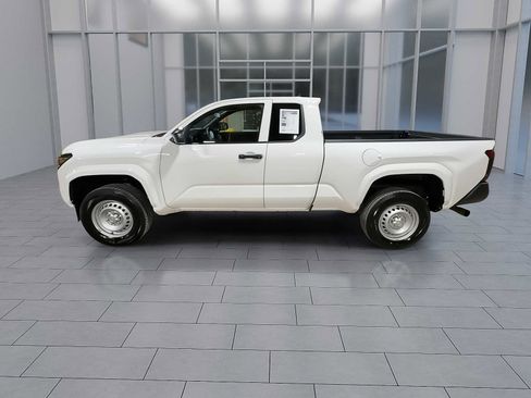 Certified 2025 Toyota Tacoma SR image 5