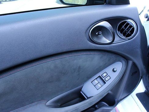 Used 2020 Nissan 370Z NISMO image 12