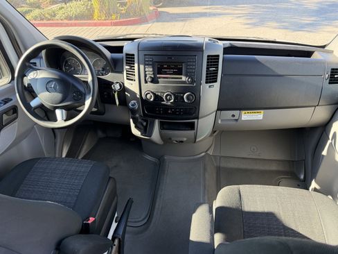 Used 2017 Mercedes-Benz Sprinter 2500 image 17