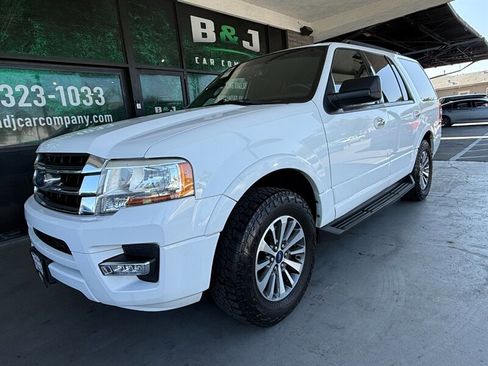 Used 2017 Ford Expedition XLT image 1