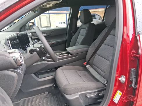 New 2026 Chevrolet Equinox LT w/ Safety and Technology Package FWD image 18