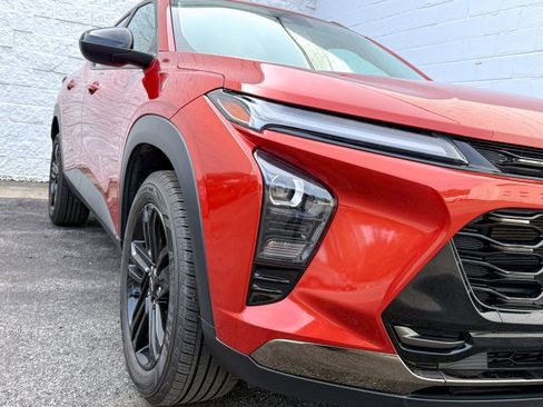 Used 2024 Chevrolet Trax ACTIV w/ Sunroof Package image 5