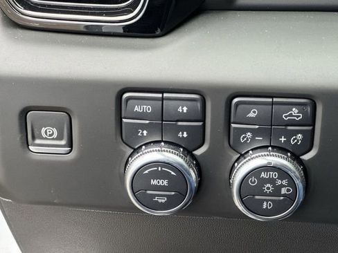 Certified 2024 GMC Sierra 1500 AT4 w/ AT4 Premium Package image 17