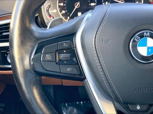 Used 2017 BMW 540i xDrive image 23