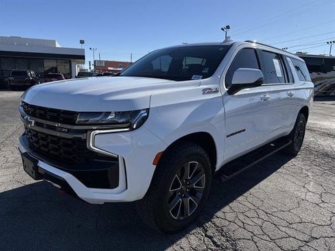 Used 2021 Chevrolet Suburban Z71 w/ Luxury Package image 3