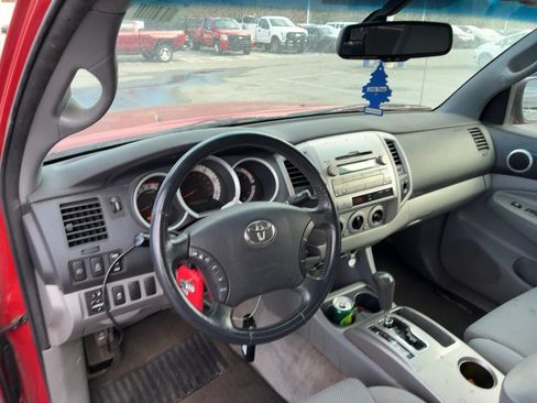 Used 2011 Toyota Tacoma PreRunner w/ TRD Off-Road Pkg image 5