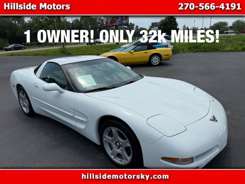 Used 1998 Chevrolet Corvette Coupe RWD image 1