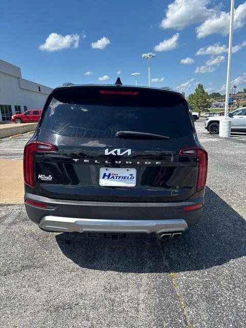 Used 2022 Kia Telluride EX w/ EX Premium Package FWD image 4
