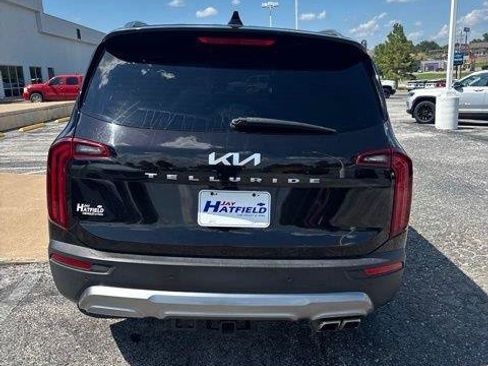 Used 2022 Kia Telluride EX w/ EX Premium Package FWD image 4