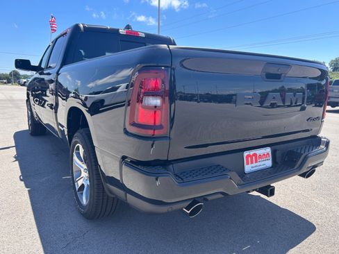 New 2026 RAM 1500 Express AWD/4WD image 5